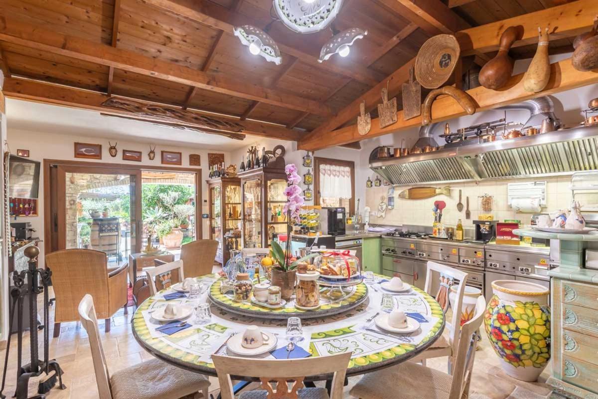 Flumini Bed & Breakfast 3*
