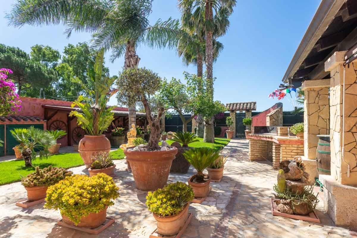 Flumini Bed & Breakfast 3*